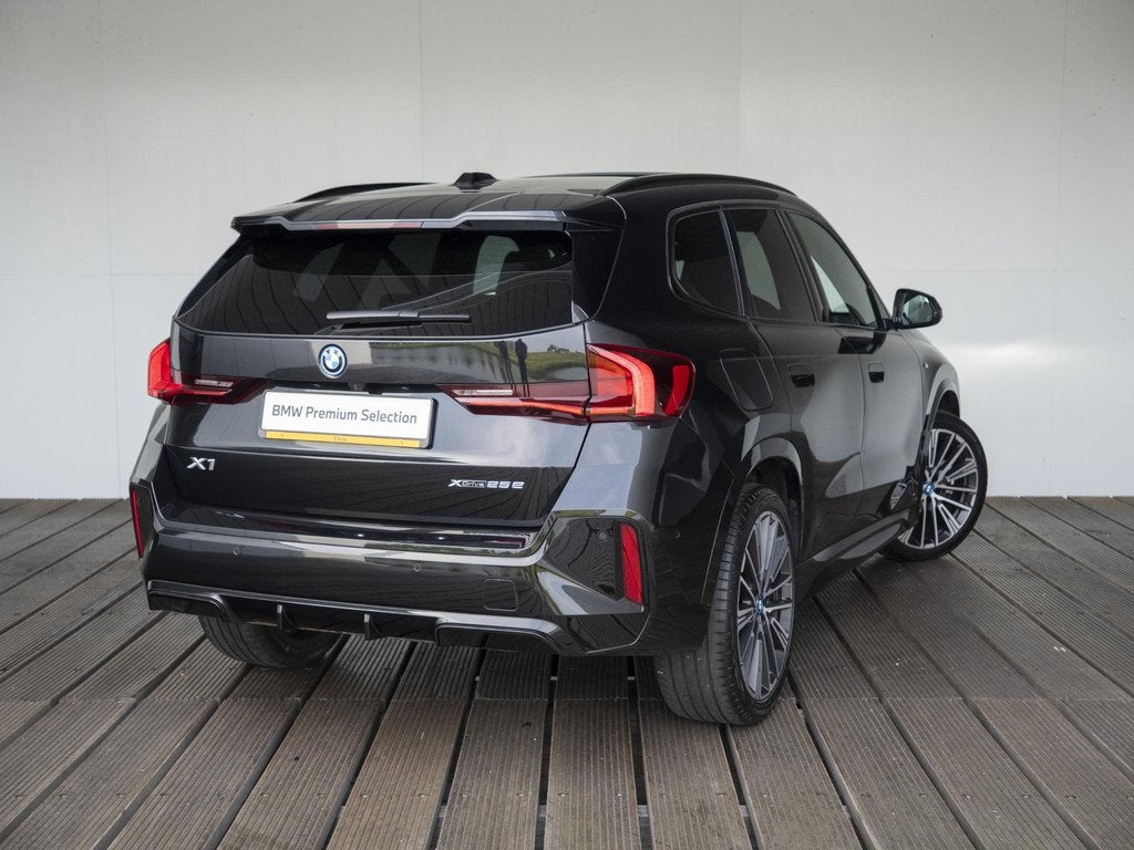 BMW X1 xDrive25e | M Sportpakket | Travel Pack | Achteruitri, Auto's, BMW, Gebruikt, Bedrijf, Vierwielaandrijving, Hybride Elektrisch/Benzine
