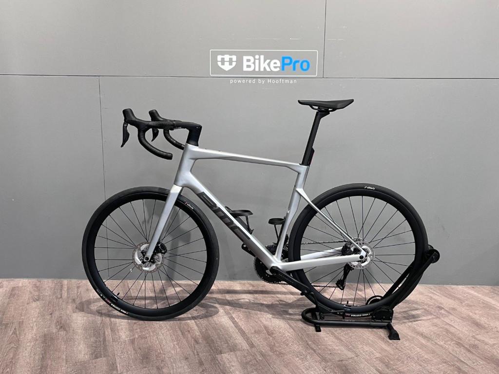 BMC Roadmachine 01 FOUR Heren Pearl River / Black 58cm L / X, Fietsen en Brommers, Fietsen | Racefietsen, Overige merken, -, - 0
-, NL