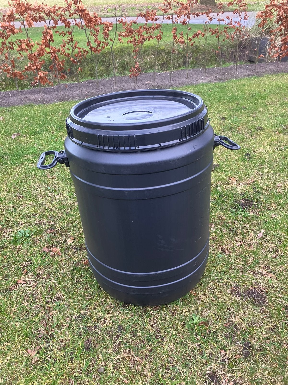 Mooie schone Voerton 60 liter met schroefdeksel, Dieren en Toebehoren, Dierenvoeding, Ophalen of Verzenden, Overige soorten