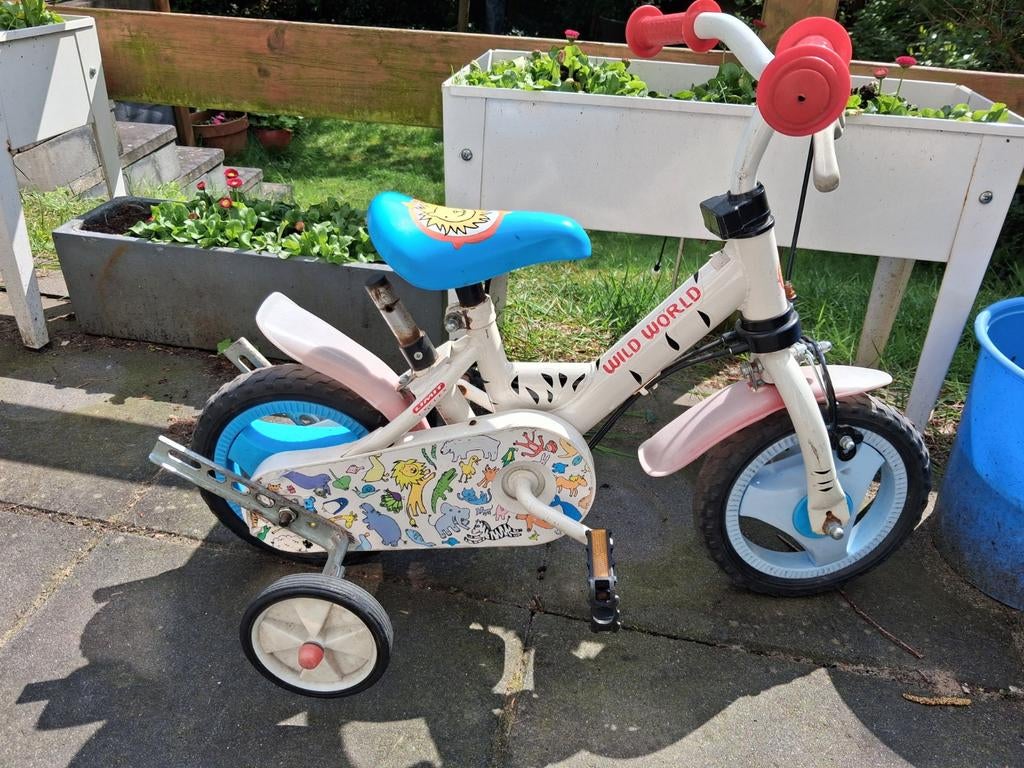 Stevig Wild World kinderfietsje, Fietsen en Brommers, Fietsen | Kinderfietsjes, Ophalen, Terugtraprem, Zijwieltjes, Gebruikt