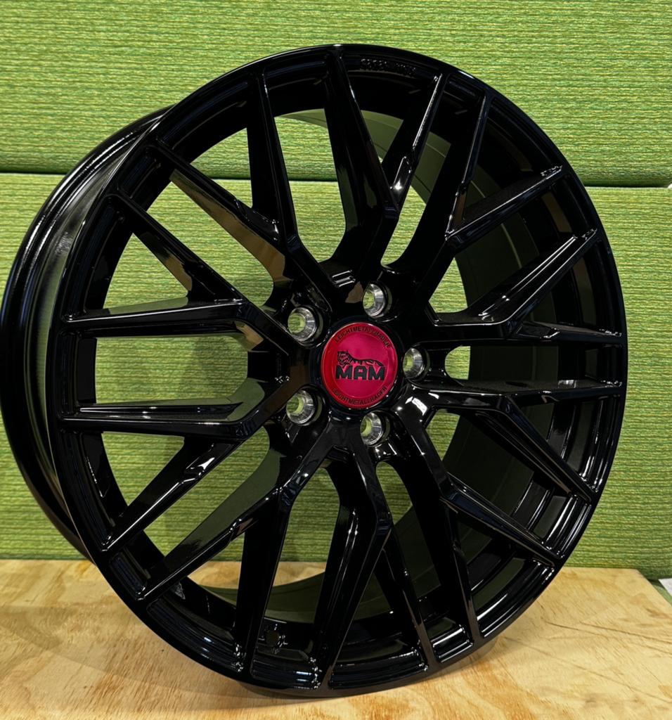 Nieuwe 18 inch Zwarte velgen VW GOLF AUDI A3 LEON 5X112