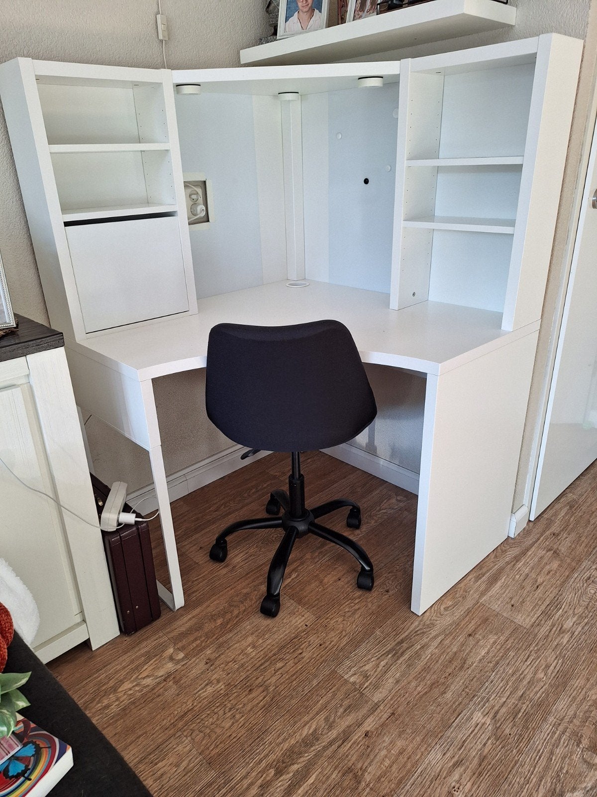 Mick hoekbureau met opbouw en bureau stoel, Ophalen, Zo goed als nieuw, IKEA, 100 cm