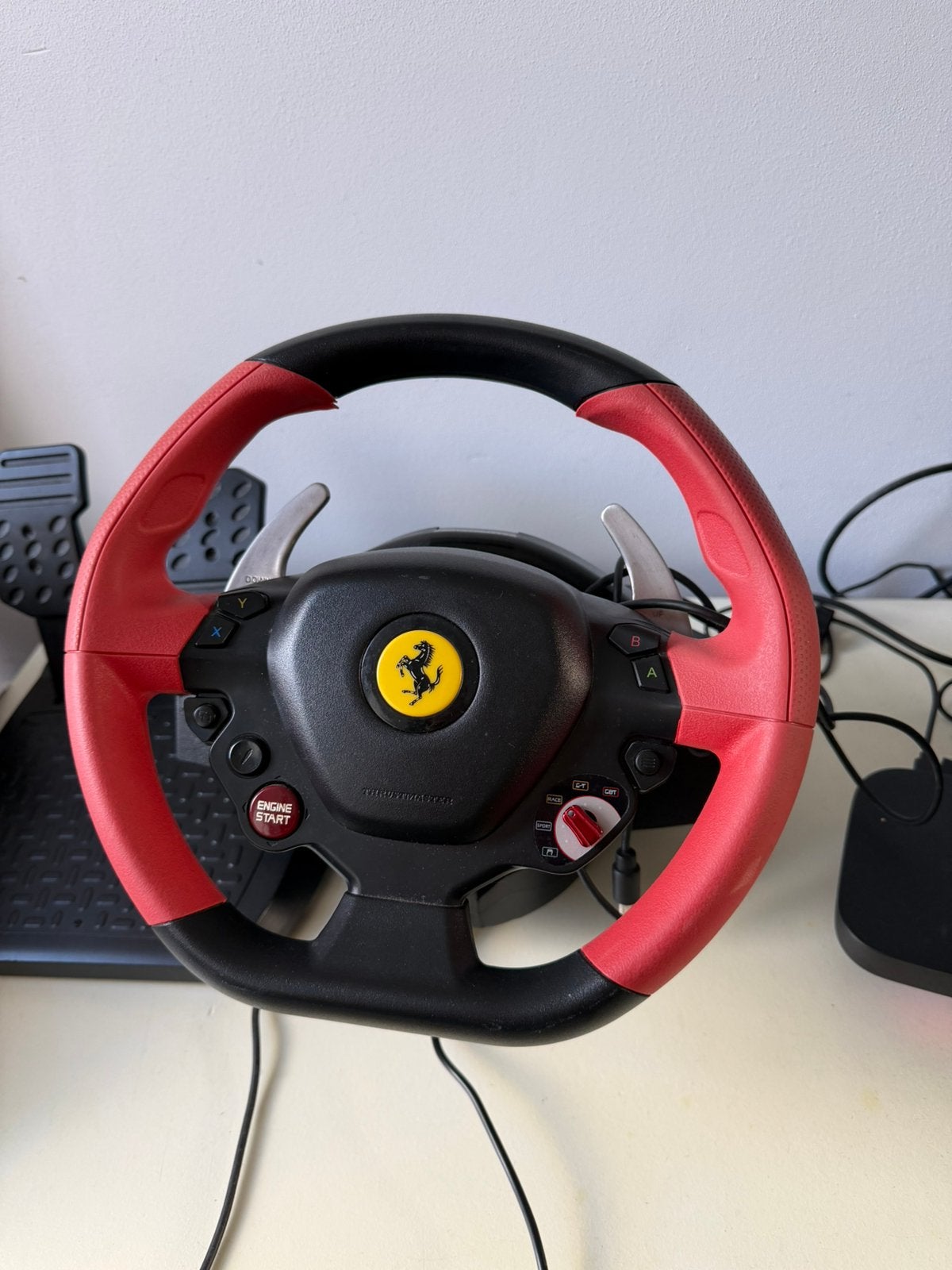 Thrustmaster ferrari race stuur XBOX, Spelcomputers en Games, Ophalen of Verzenden, Gebruikt, Stuurtje of Sportattribuut, Xbox Original