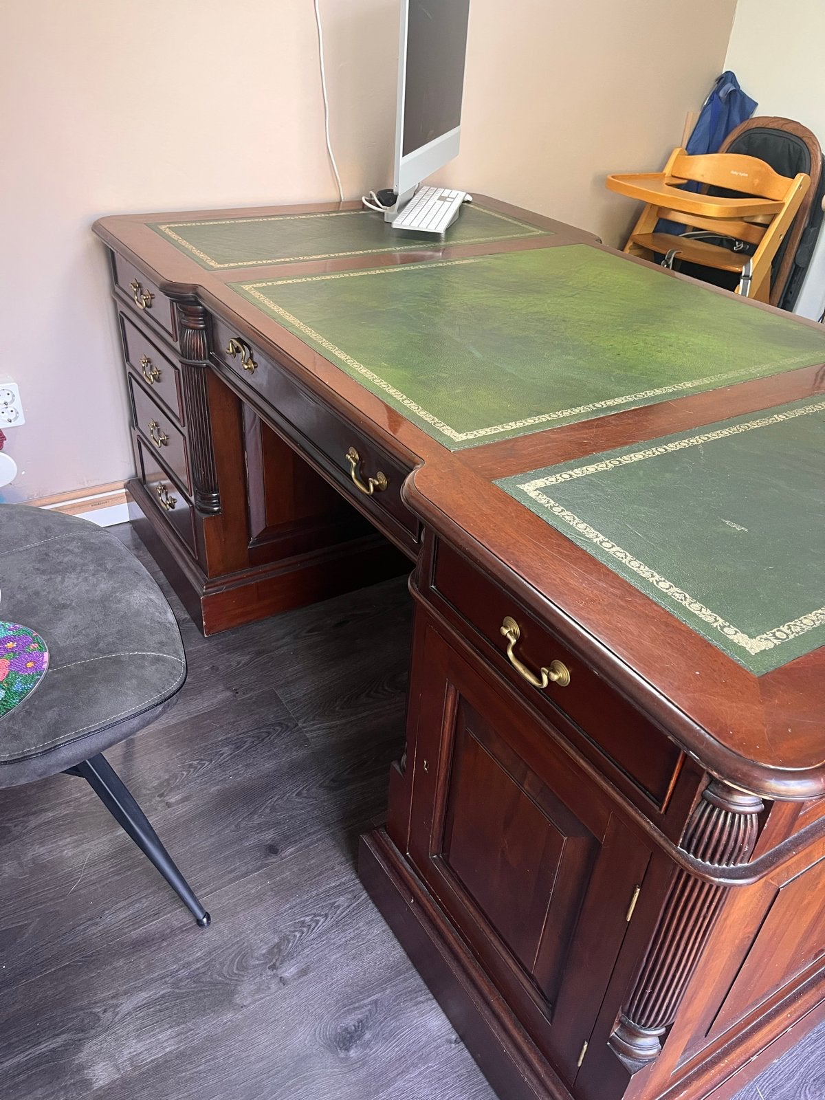Antiek Bureau met Groen Leren Blad, Ophalen