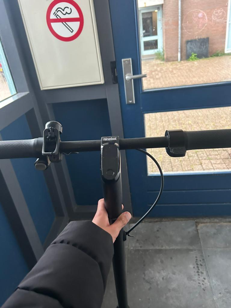 Ninebot f2 pro 250 watt, Fietsen en Brommers, Steps, Ophalen of Verzenden, Zo goed als nieuw, Elektrische step (E-scooter)