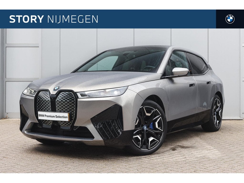 BMW iX xDrive50 High Executive / Trekhaak / Panoramadak Sky, Auto's, BMW, 131 €/maand, 629 km, Gebruikt, Met garantie (alle)