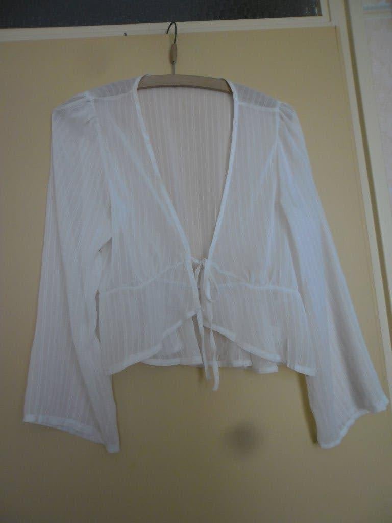 Nieuw bolero-vestje. Maat M, Ophalen of Verzenden, Nieuw, Maat 38/40 (M), Wit