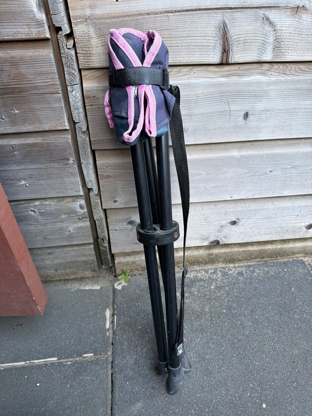 Handige opvouwbare campingkruk - roze/zwart, Ophalen, Gebruikt, Campingstoel