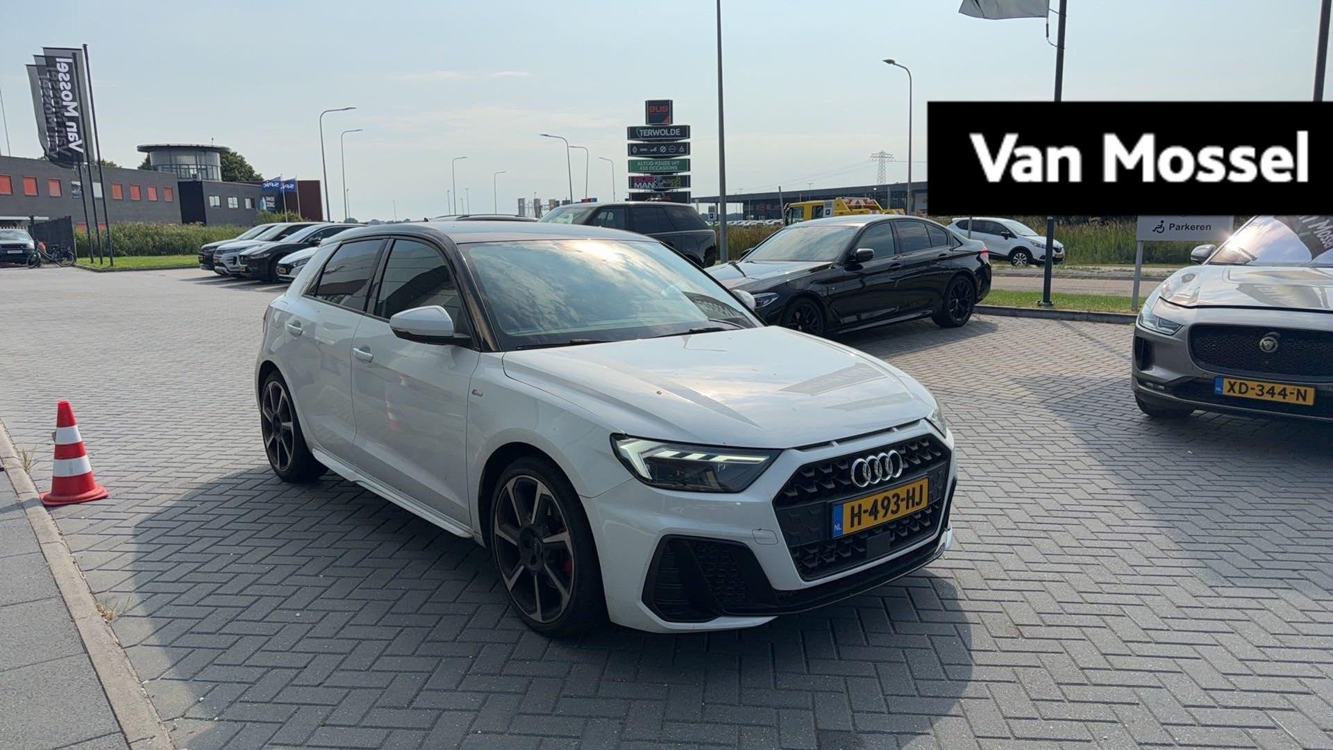 Audi A1 Sportback 40 TFSI S Line edition one 200 PK |, Auto's, Stof, 4 cilinders, Wit, Bedrijf