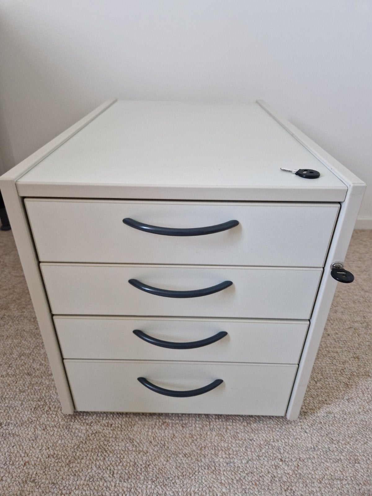 IKEA EFFEKTIV ladeblok met 4 laden en sleutel, verrijdbaar, Ophalen, Minder dan 50 cm, Gebruikt, Modern, functioneel