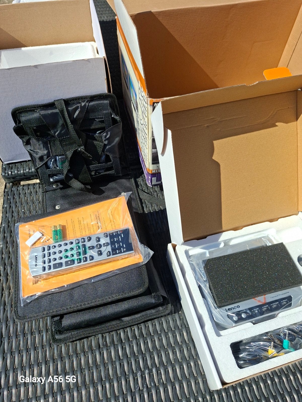 Lenco MES-208 draagbare dvd-speler met 2 schermen, Ophalen of Verzenden, Zo goed als nieuw, Dvd-speler, Draagbaar