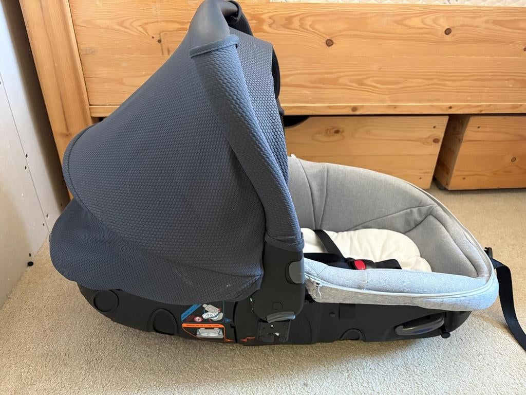 Jane Matrix Light 2 autostoel en autobedje 2-in-1 met Isofix, Kinderen en Baby's, Autostoeltjes, Verstelbare rugleuning, Gebruikt