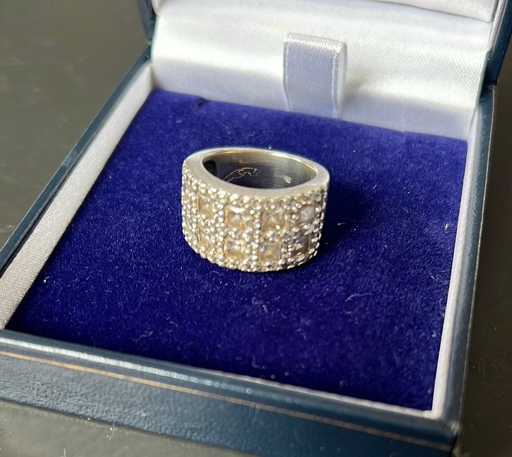 Prachtige Zilveren Statement Ring met Pavé Zirkonia, Ophalen, Zo goed als nieuw, 17 tot 18, Dame