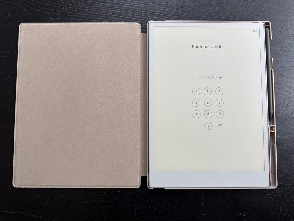 reMarkable Paper Pro met Marker Plus en Folio, 8 GB, Touchscreen, Ophalen of Verzenden, Zo goed als nieuw
