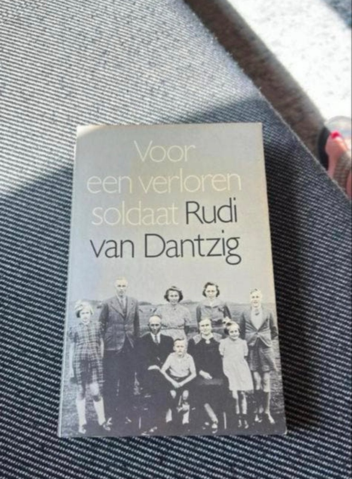 Voor een verloren soldaat - Rudi van Dantzig (Boek), Ophalen of Verzenden, Gelezen, Nederland