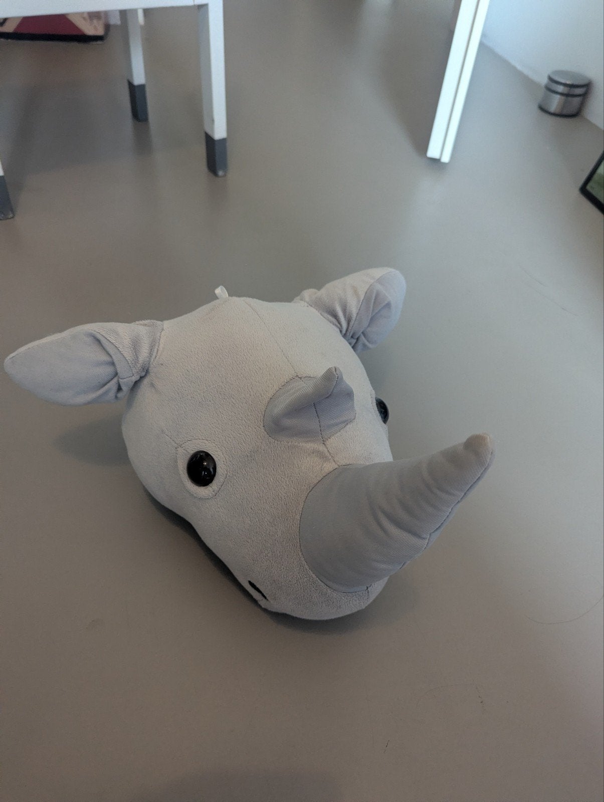 pluchen neushoorn ophangen, Ophalen, Zo goed als nieuw
