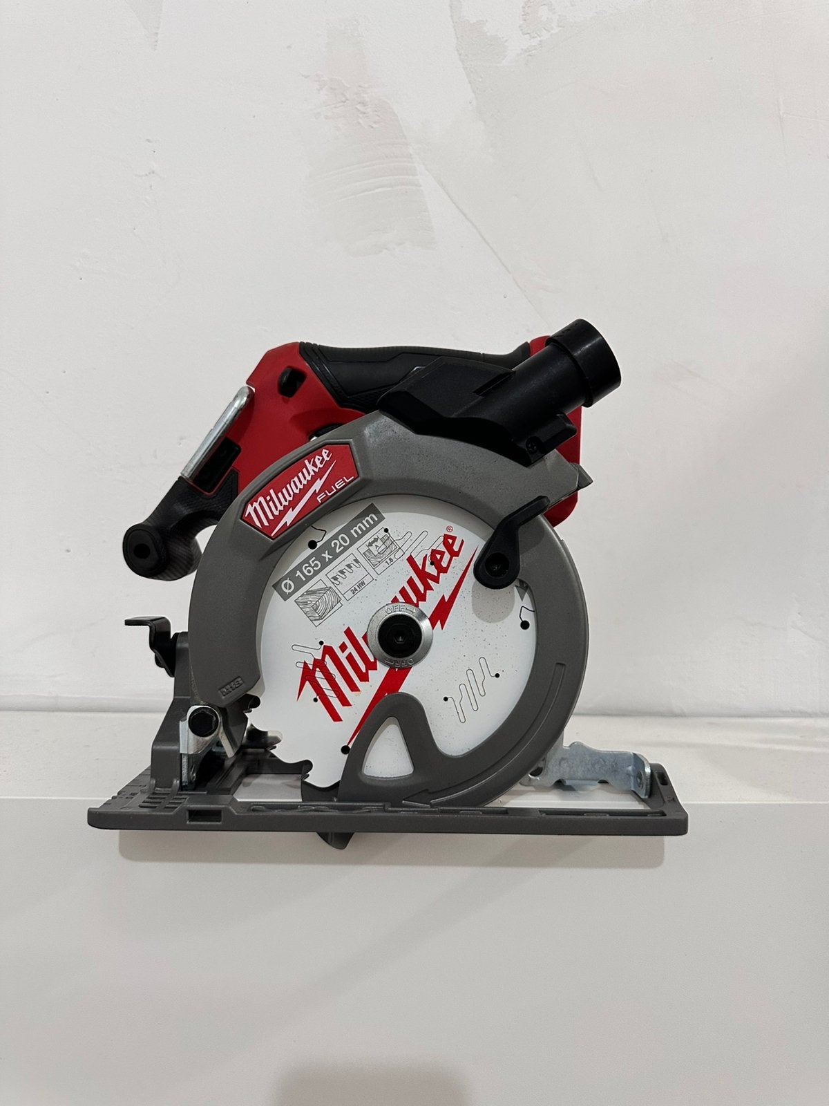 Milwaukee cirkelzaag, Ophalen, Zo goed als nieuw, Minder dan 700 watt, Haakse handslijpmachine