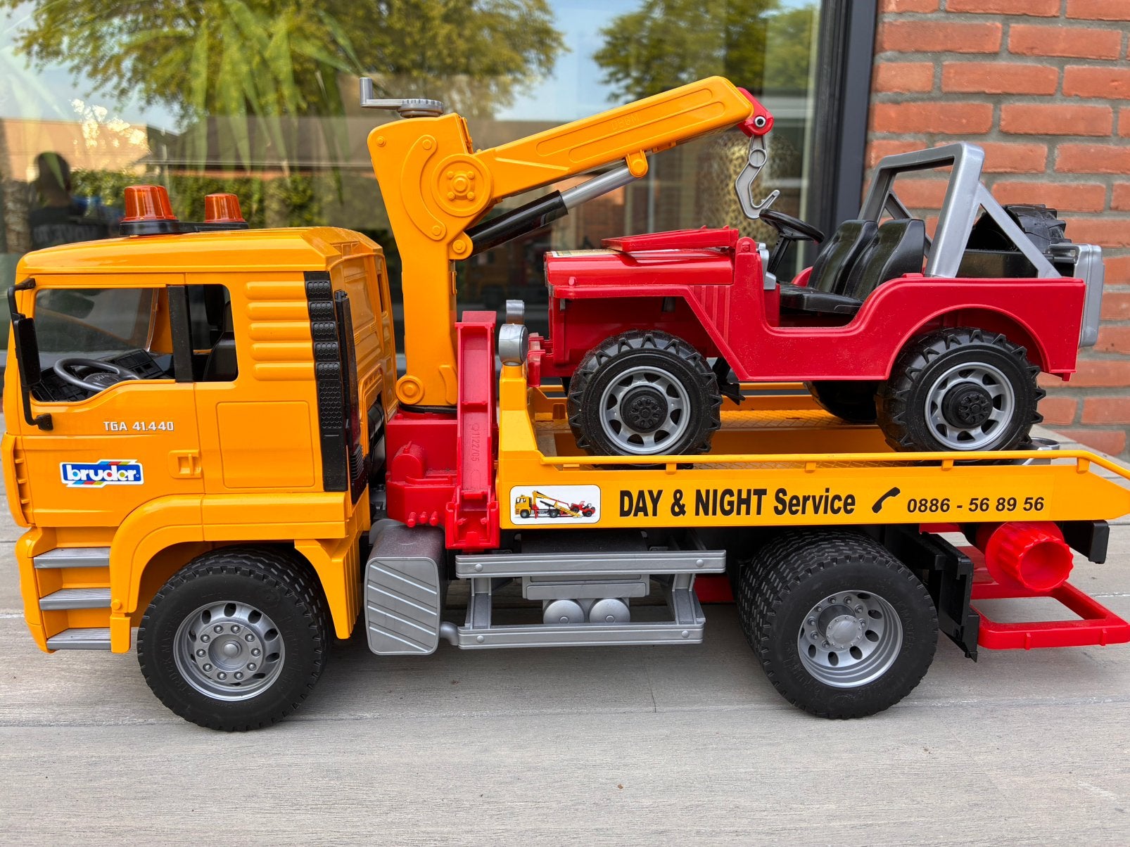 Bruder takelwagen met jeep, Ophalen of Verzenden, Zo goed als nieuw, Handmatig, Overige merken
