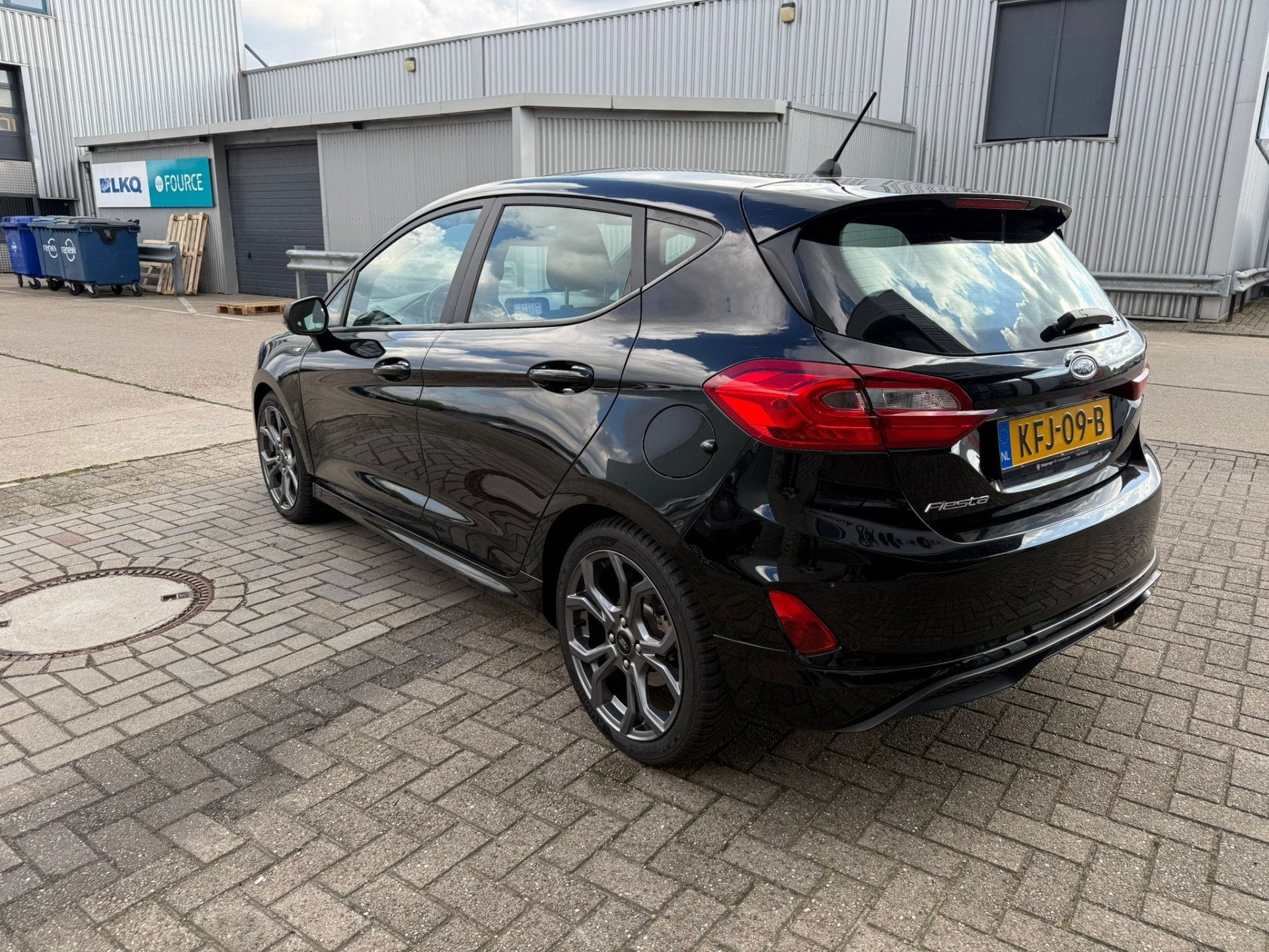 Ford Fiesta 1.0 EcoBoost Titanium (bj 2018, automaat), Gebruikt, Euro 6, 620 kg, Zwart