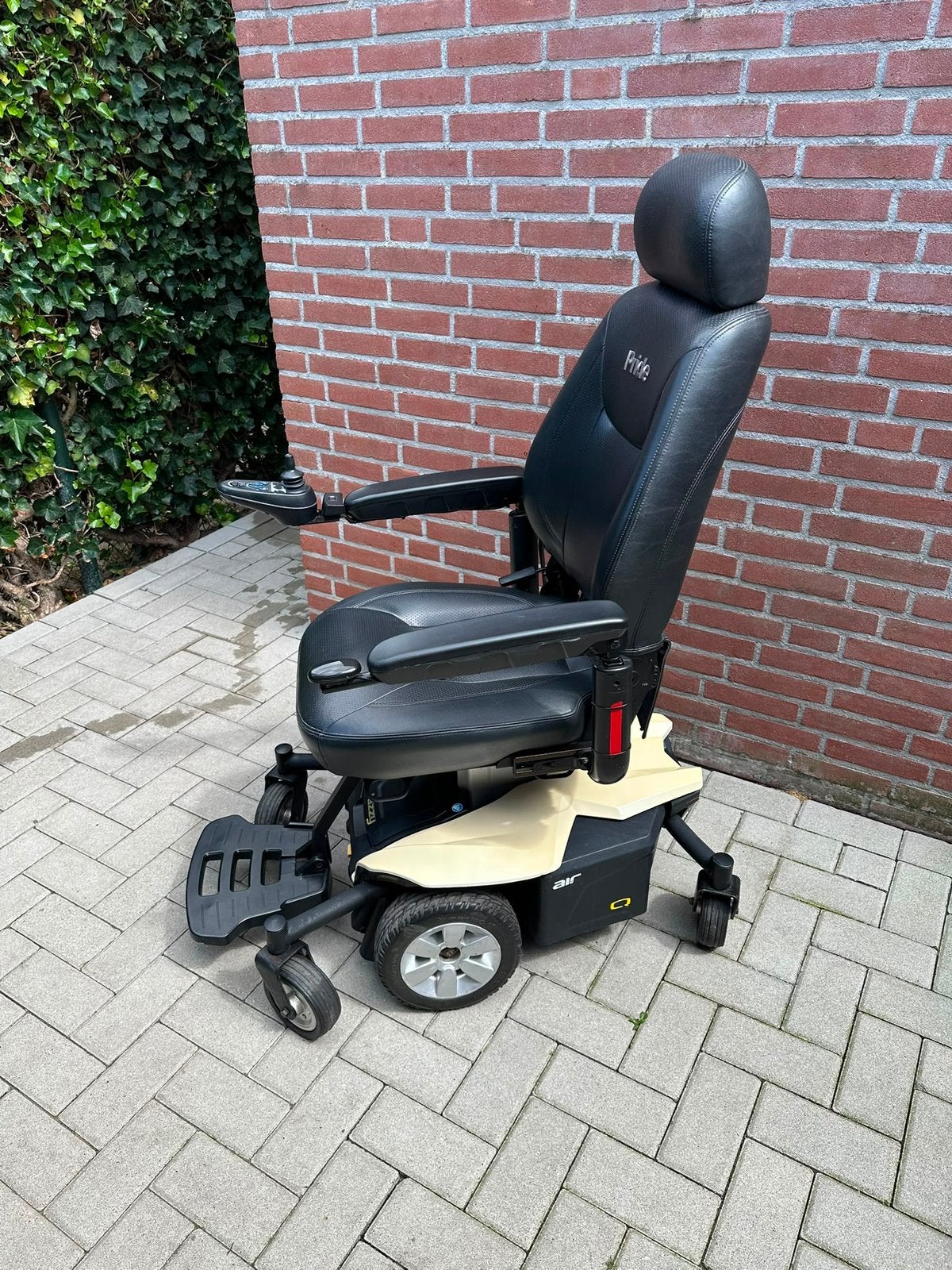 Pride-air electrische rolstoel, Ophalen, Gebruikt, 16 km/u of meer