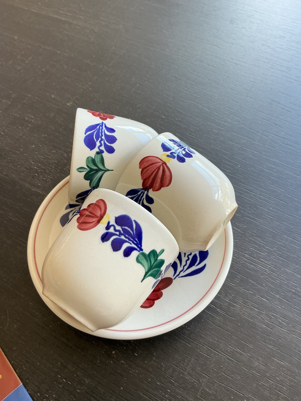 Set van 3 Boch espresso Boerenbont' kopjes en schotels, Antiek en Kunst, Antiek | Servies los, Ophalen