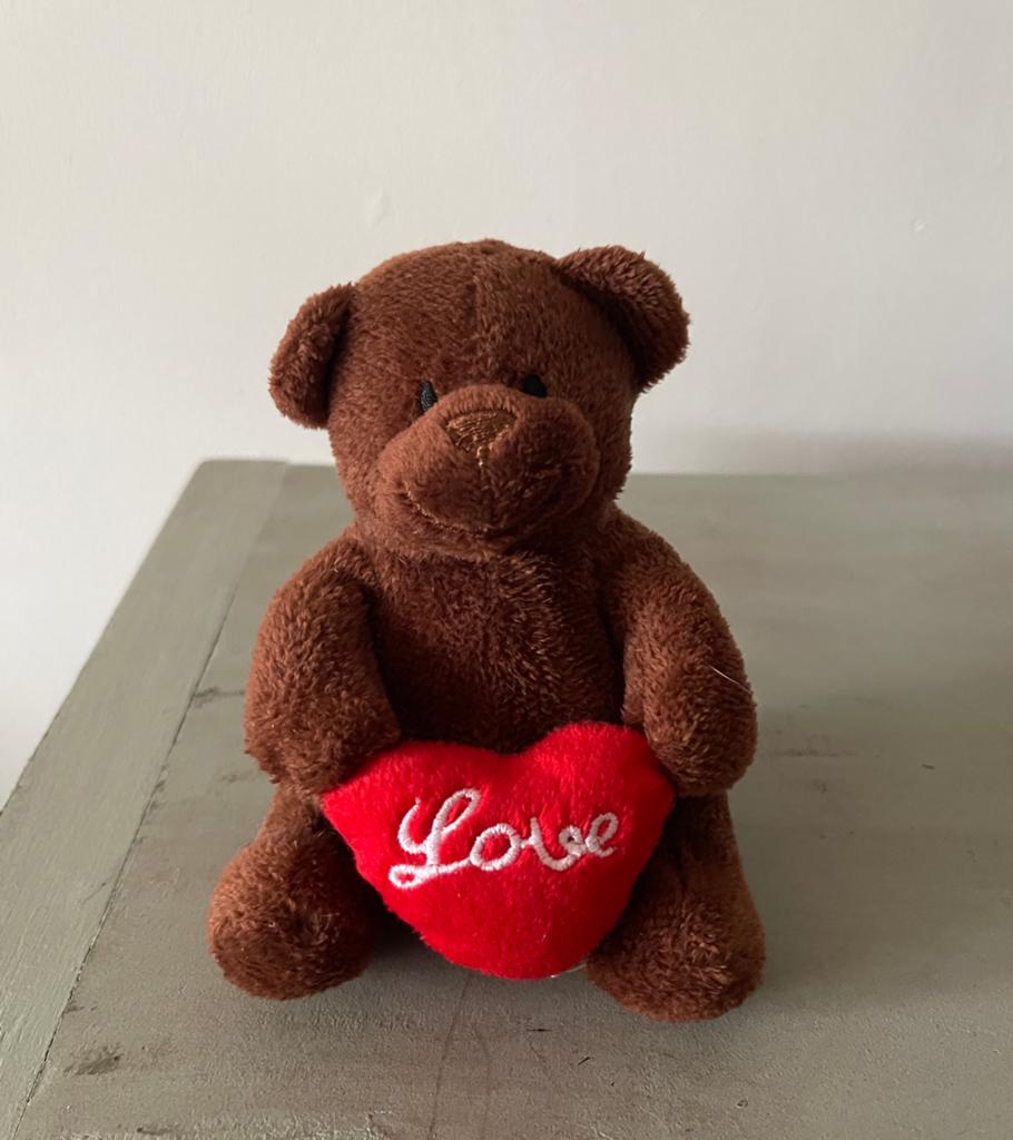 Klein knuffelbeertje met hartje ‘love’, Ophalen of Verzenden, Zo goed als nieuw, Stoffen beer, Overige merken