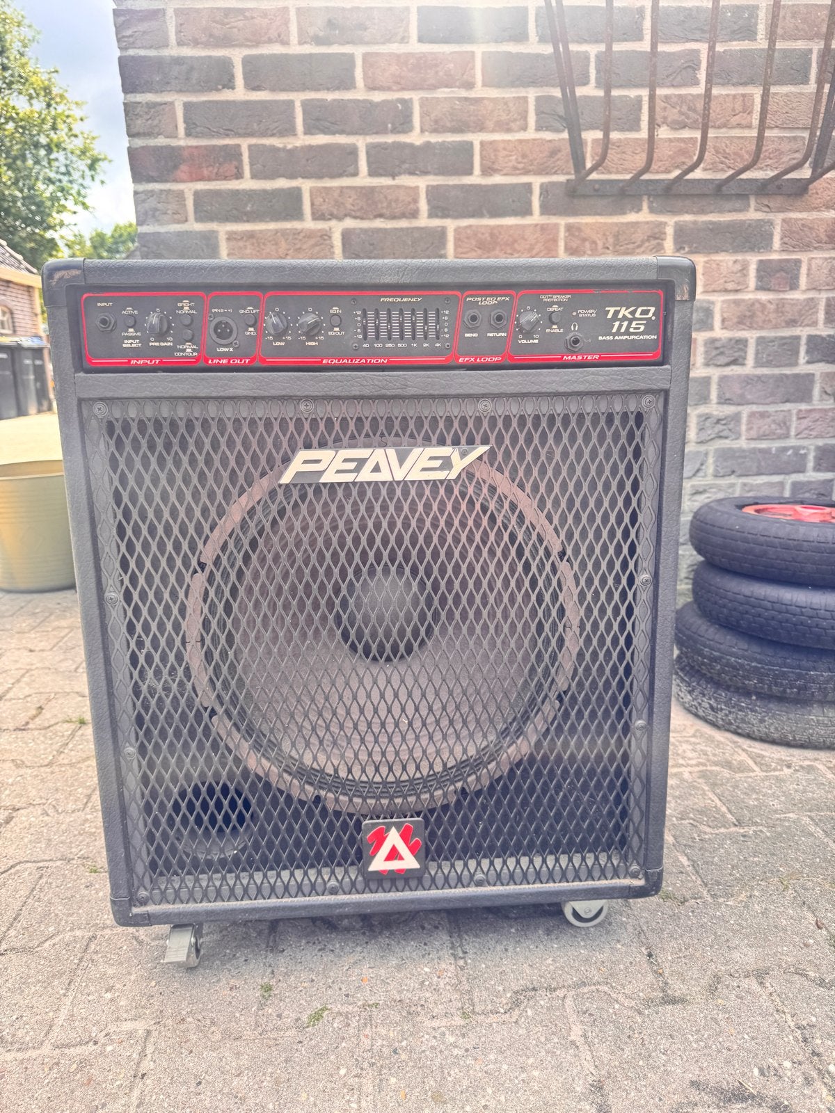 Peavey TKO 115 Bassversterker - Krachtig en Betrouwbaar, Ophalen, Gebruikt, Basgitaar, 100 watt of meer
