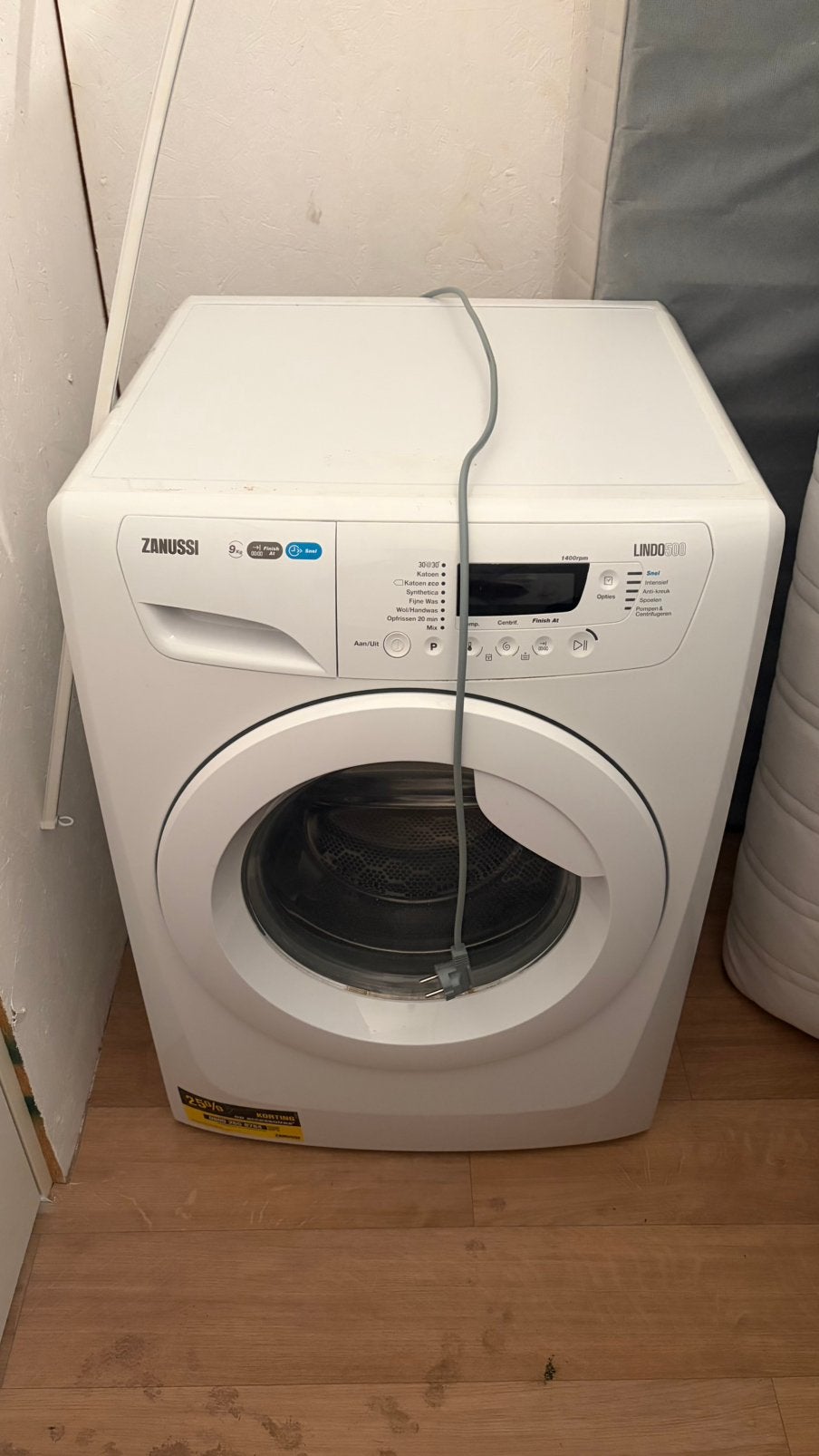 Zanussi lindo 500 9KG, Ophalen, 8 tot 10 kg, 85 tot 90 cm, 1600 toeren of meer