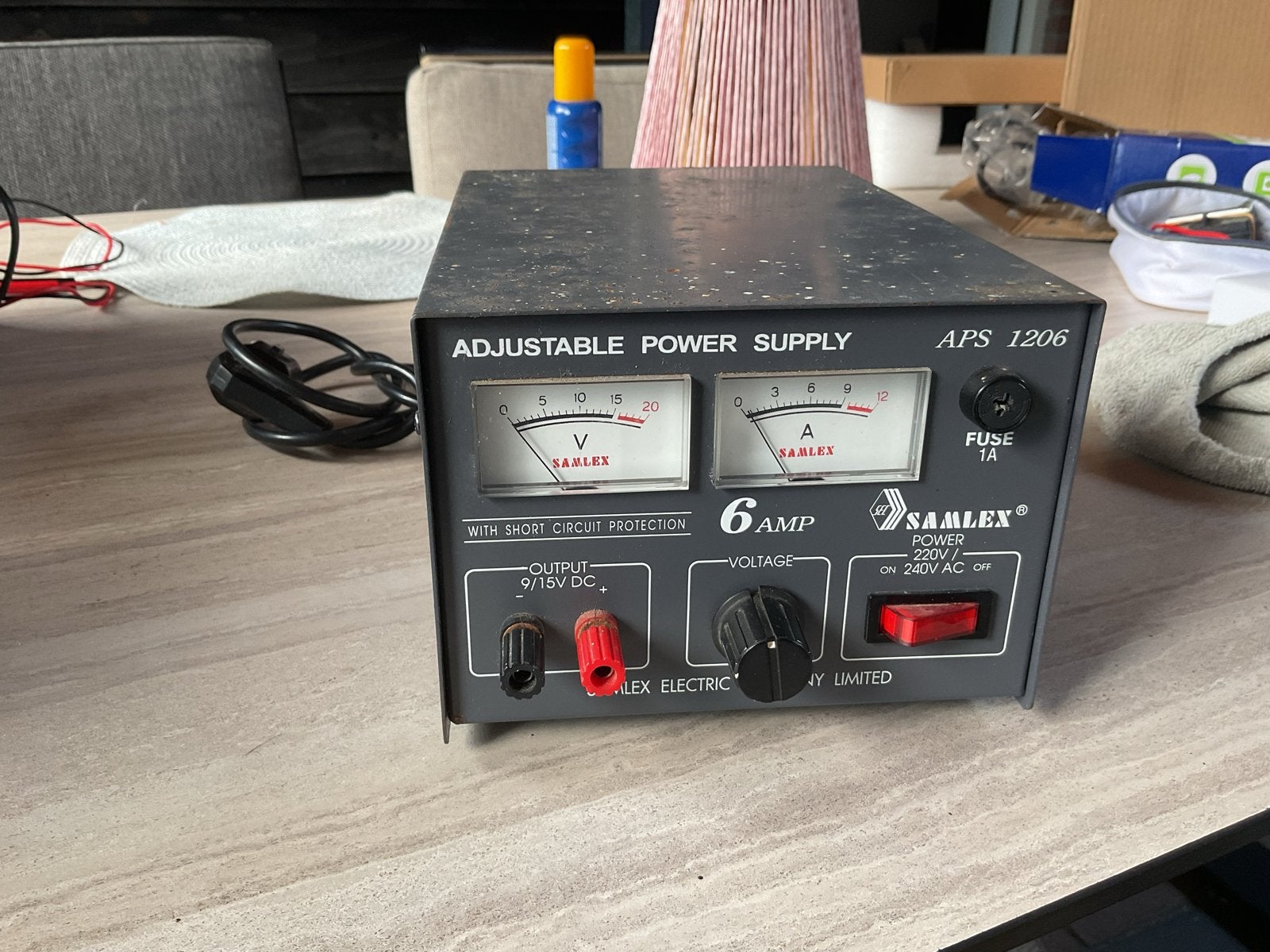 Samlex APS 1206 Hobby Voeding - Instelbaar 9/15V DC, 6A, Ophalen, Gebruikt