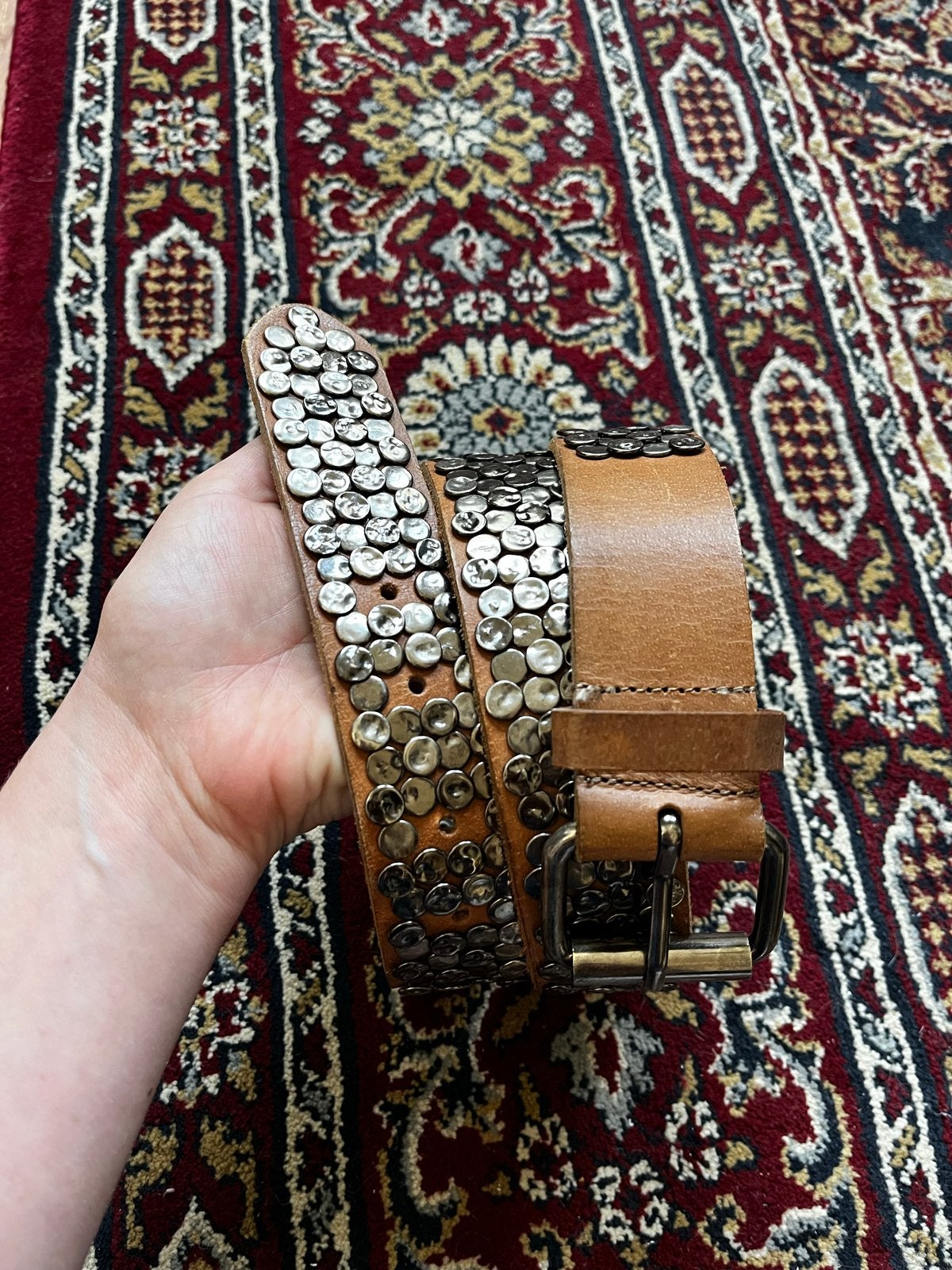 Vintage bruine leren riem met studs - 90 cm, Kleding | Dames, Bruin, Echt leder, 90 tot 100 cm, Heupriem