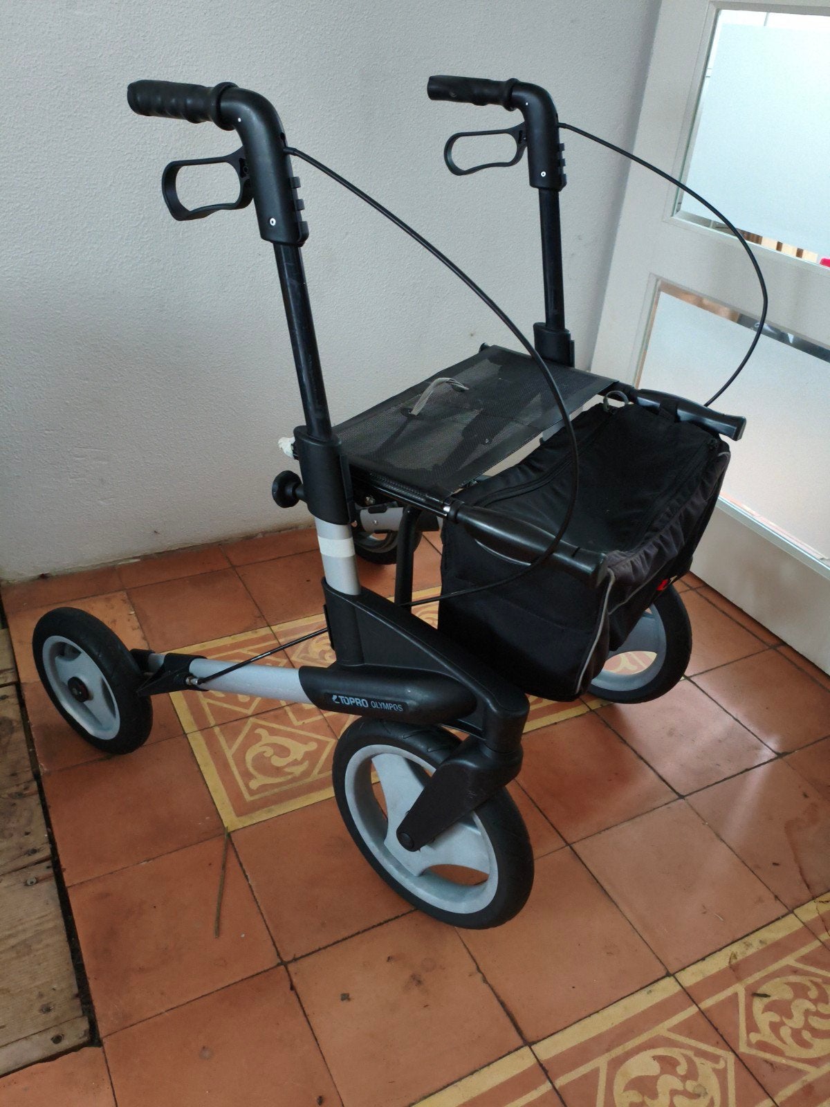 Topro Olympos ATR rollator als nieuw. Kan gebracht worden., Diversen, Ophalen of Verzenden, Lichtgewicht, Zo goed als nieuw