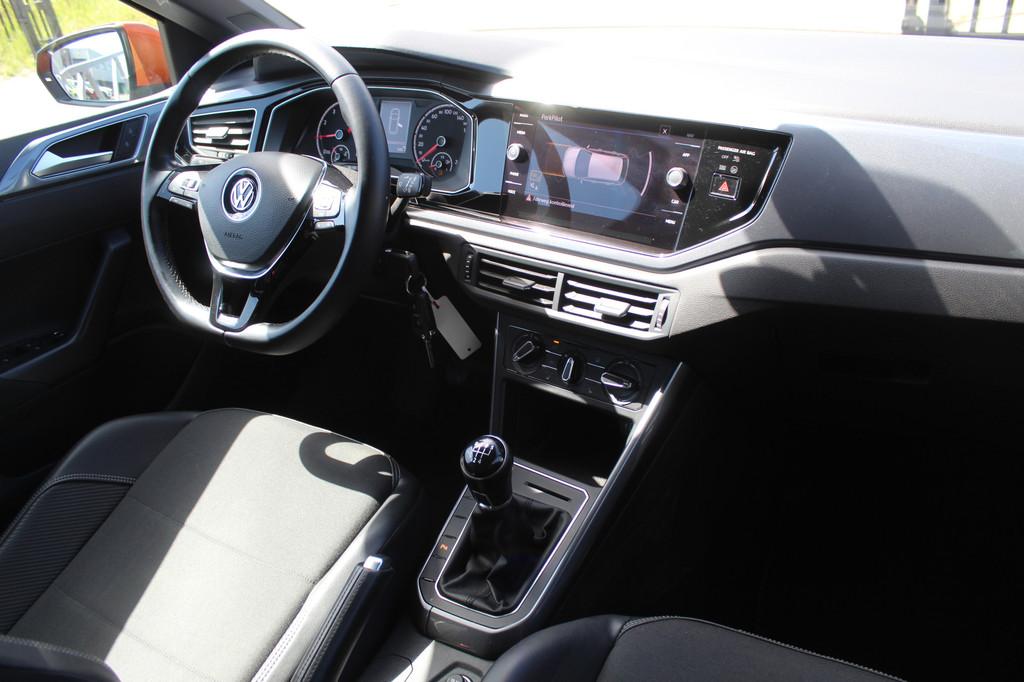 Volkswagen Polo 1.0 TSI Navigatie/Airco/Adaptive cruise cont, Auto's, Volkswagen, Voorwielaandrijving, 12 maanden, Gebruikt, Leder en Stof