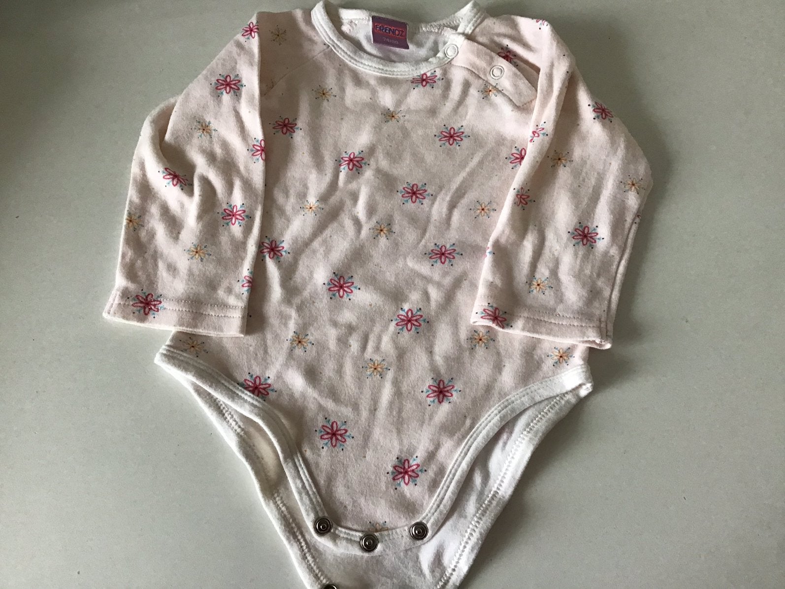Frendz romper met bloemetjesprint maat 74/80, Ophalen, Gebruikt, Meisje, Nacht- of Onderkleding