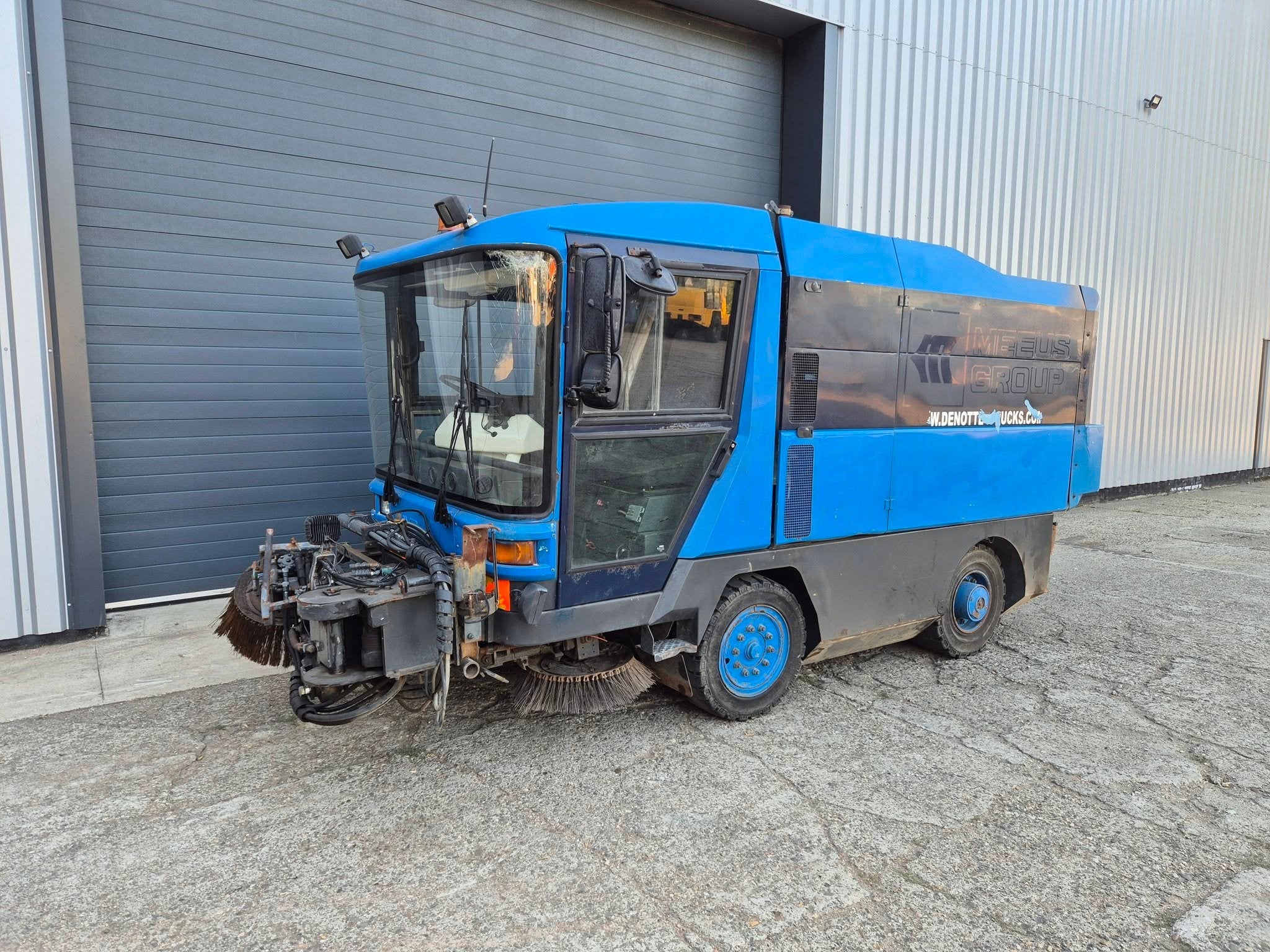 Ravo 5002 Veegmachine Veegwagen, Zakelijke goederen, Machines en Bouw | Onderhoud en Reiniging