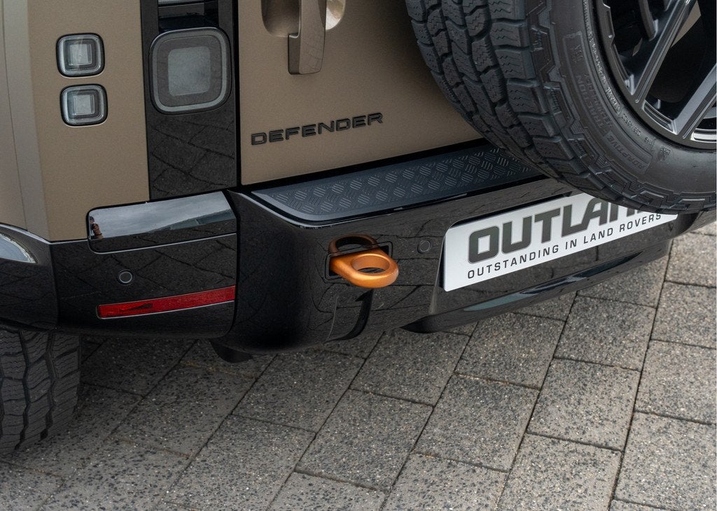Land Rover Defender 110 P300e 110 X-Dynamic HSE | Outland Ed, Auto's, Land Rover, Gebruikt, Zwart, 4 cilinders, Bruin