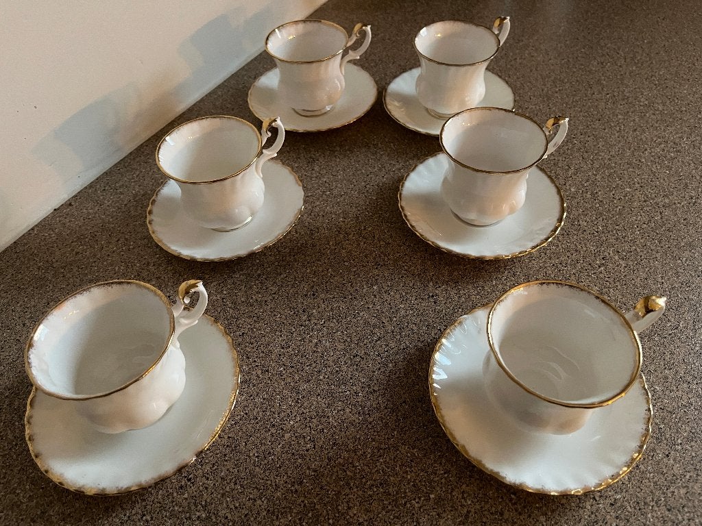 6x kop en schotel Richmond Bone China, Ophalen, Zo goed als nieuw, Porselein, Kop en/of schotel