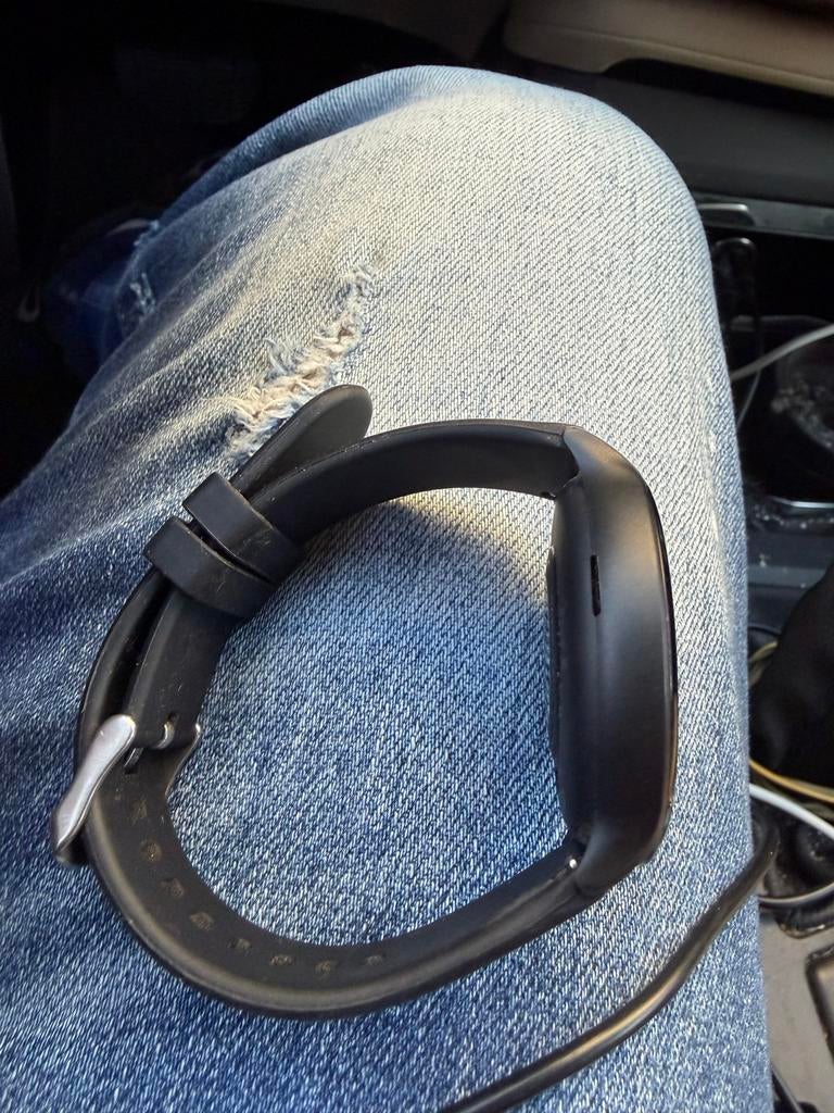 Smartwatch met oplader, Ophalen of Verzenden, Gebruikt, Zwart