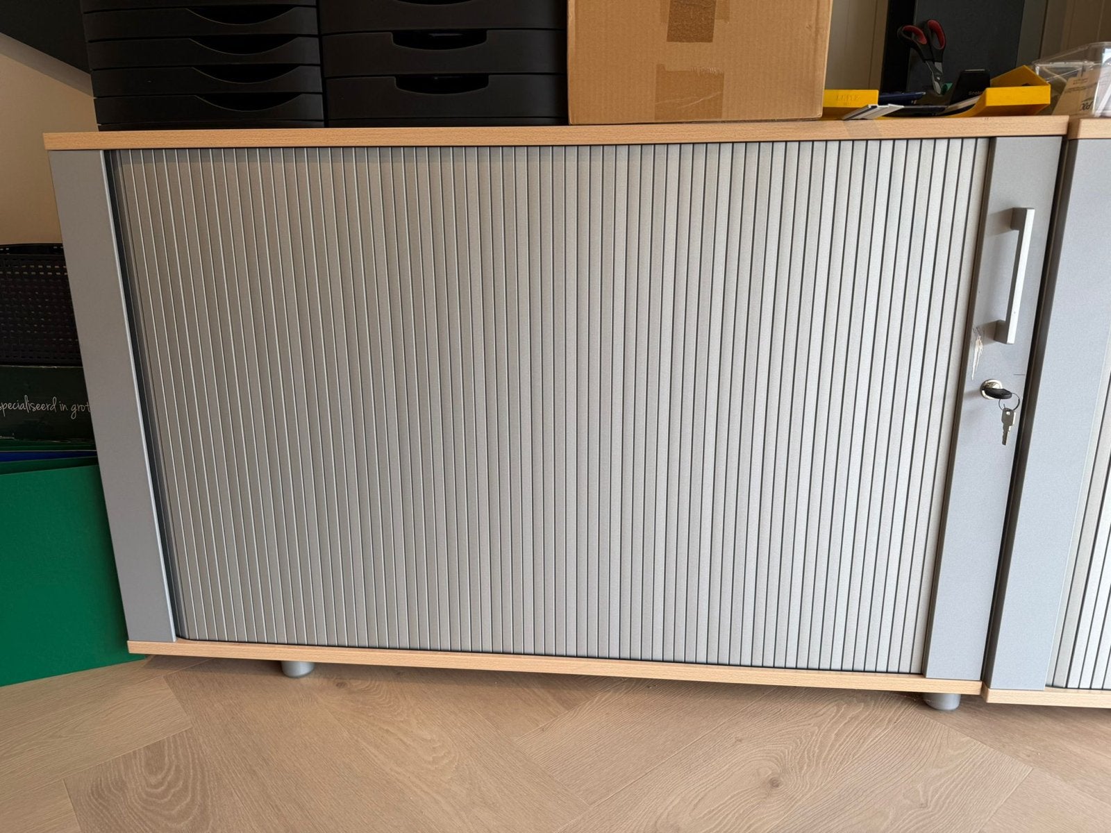 Kantoor kast met roldeur en slot, Ophalen, Gebruikt, 100 tot 150 cm, Metaal