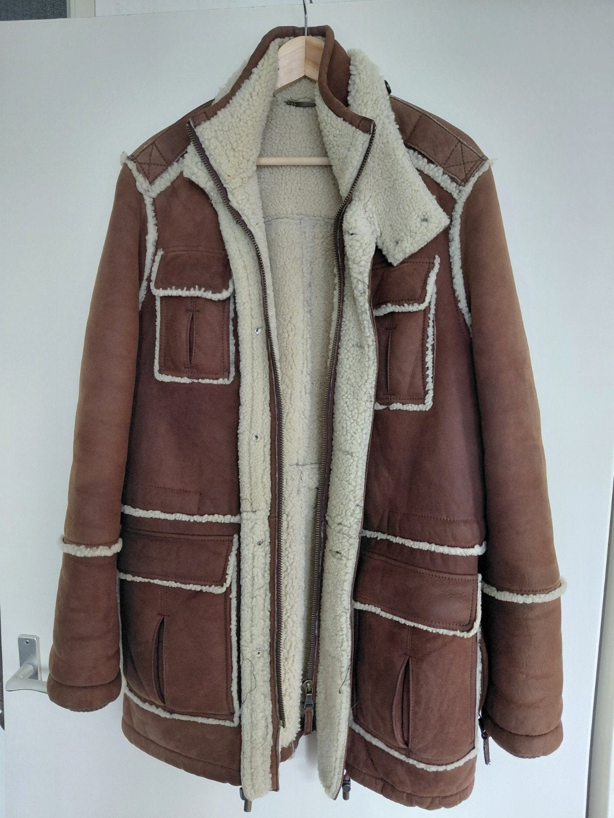 Dolce & Gabbana lammy coat maat L, Maat 52/54 (L), Dolce & Gabbana, Bruin, Ophalen of Verzenden