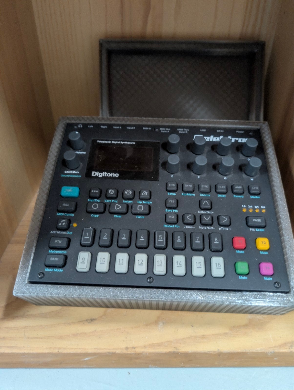 Elektron Digitone Polyphonic Digital Synthesizer, Overige aantallen, Zo goed als nieuw, Met midi-aansluiting, Ophalen