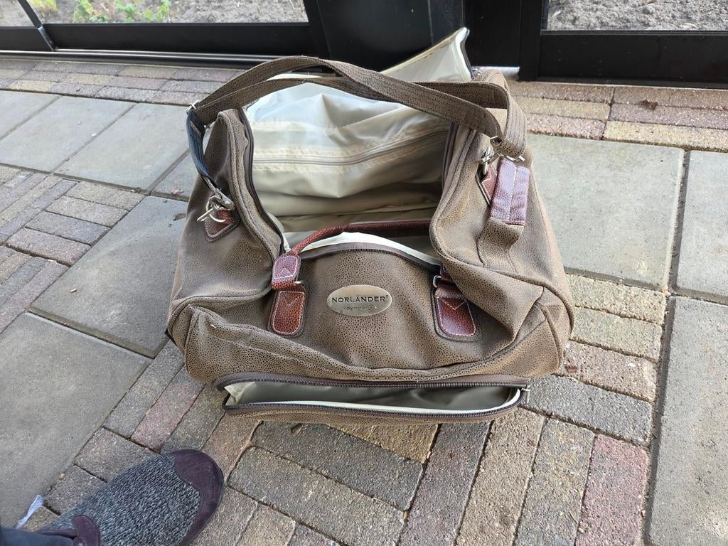 Reistas Norlander, leer., Ophalen, Wieltjes, Zo goed als nieuw, Minder dan 35 cm