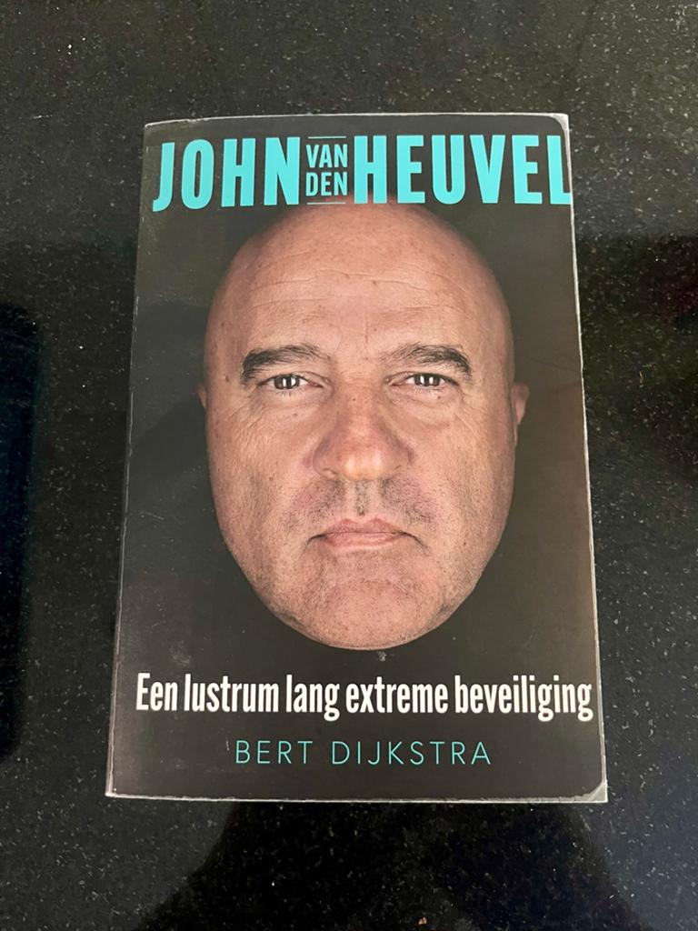 John van den Heuvel: Een lustrum lang extreme beveiliging, Boeken, Ophalen of Verzenden, Zo goed als nieuw