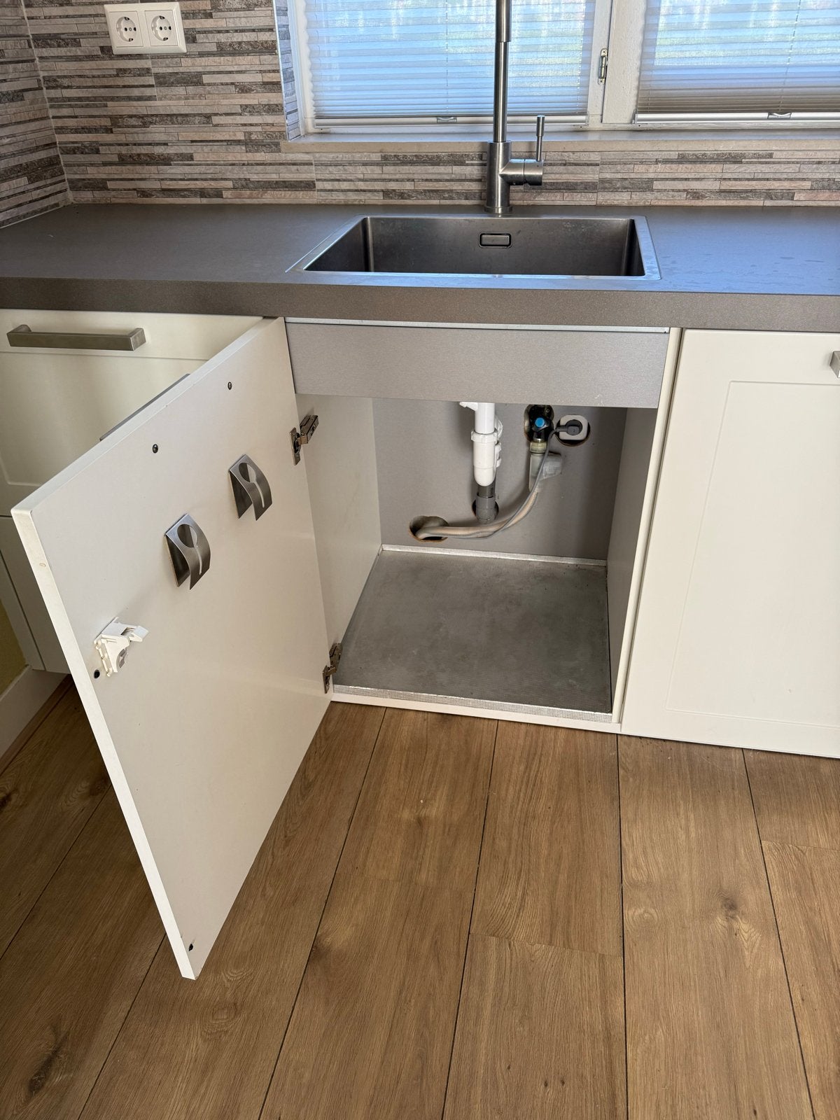 Foto 13 van Moderne witte keuken met Bosch apparatuur