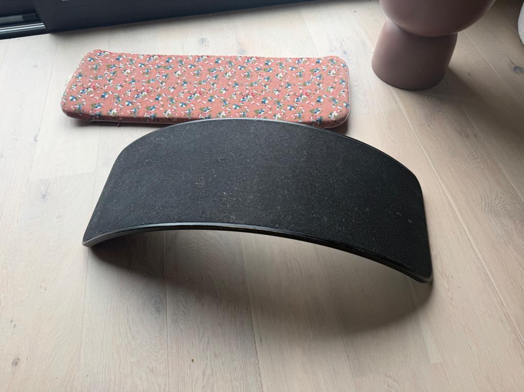 Zwarte Wobbel met vilt en kussen, Ophalen, Gebruikt, Ontdekken