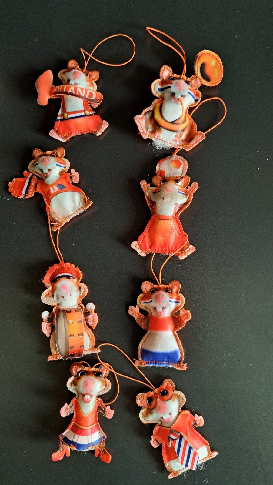 AH Hamsters., Ophalen