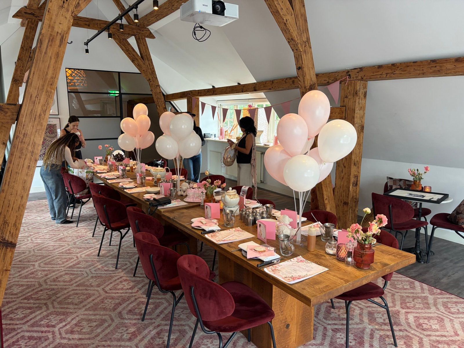 Baby Shower Decoratie Set - Roze en Wit Ballonnen, Ophalen of Verzenden, Zo goed als nieuw, Versiering, Geboorte of Huwelijk