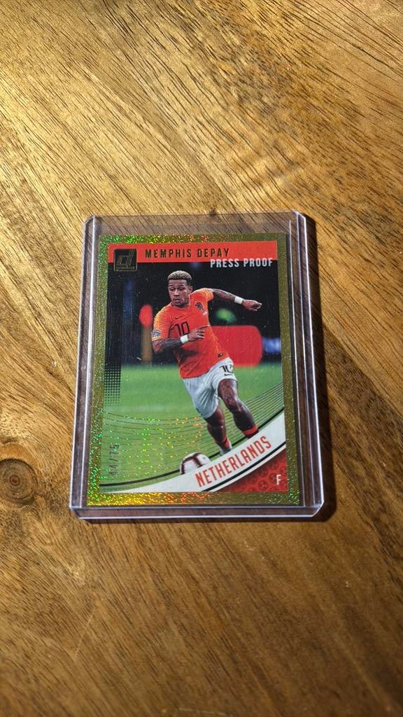 Depay /75 Press Proof Panini Donruss 2018/19, Ophalen of Verzenden, Zo goed als nieuw, Plaatje