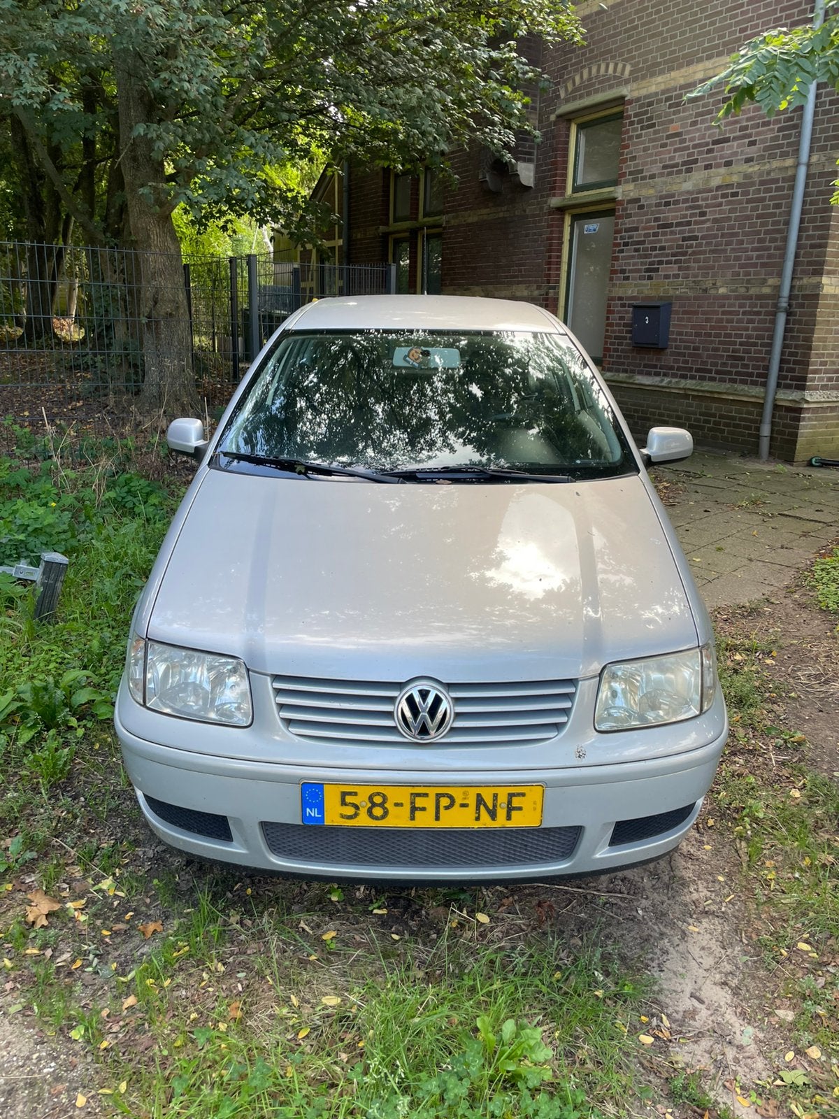 Volkswagen Polo 1.4 44KW 2000 Grijs - APK afgekeurd, Voorwielaandrijving, 31 €/maand, 4 cilinders, Origineel Nederlands
