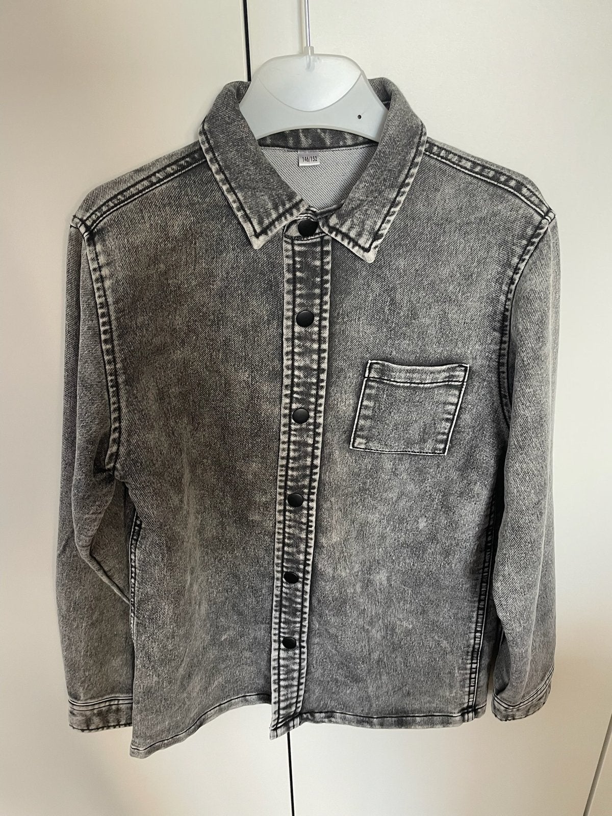 Grijs/zwarte overhemd 146/152 (tweeling?), Kinderen en Baby's, Kinderkleding | Maat 146, Ophalen of Verzenden, Zo goed als nieuw