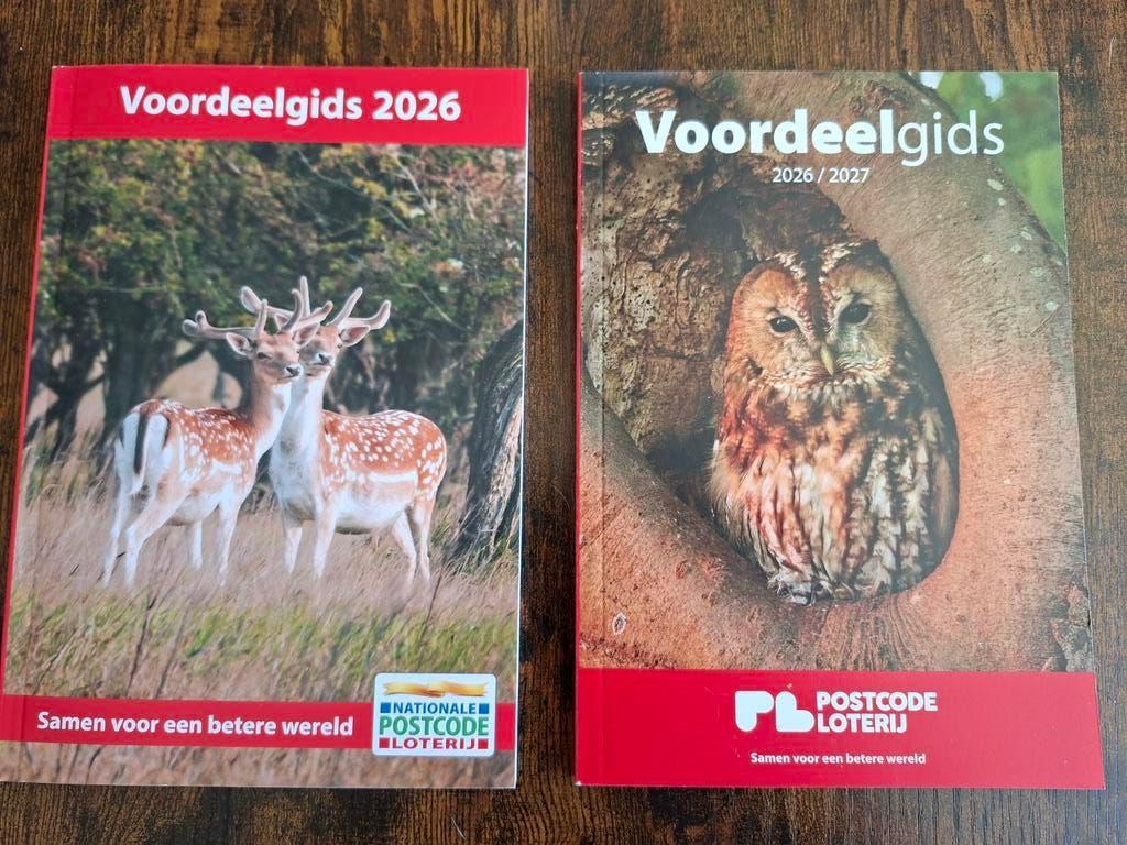 2 voordeelgidsen postcodeloterij, Drie personen of meer, Cadeaubon
